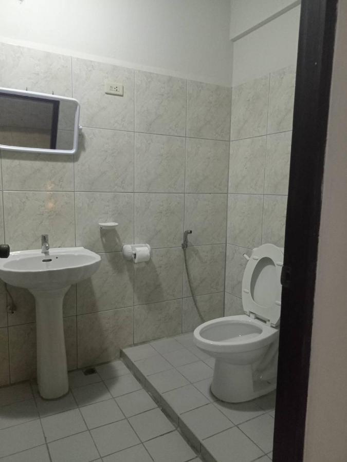 Pluemchai Guesthouse Jomtien Beach Extérieur photo