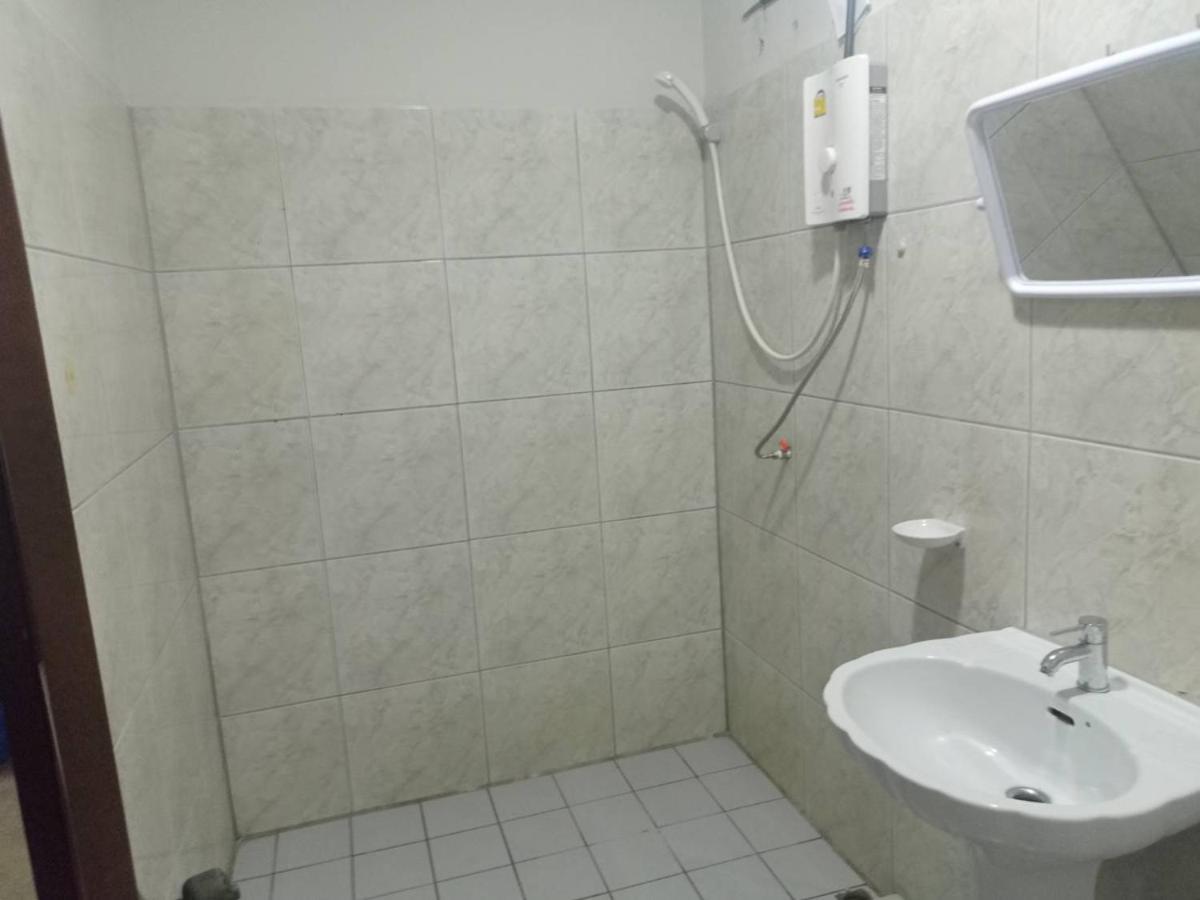 Pluemchai Guesthouse Jomtien Beach Extérieur photo