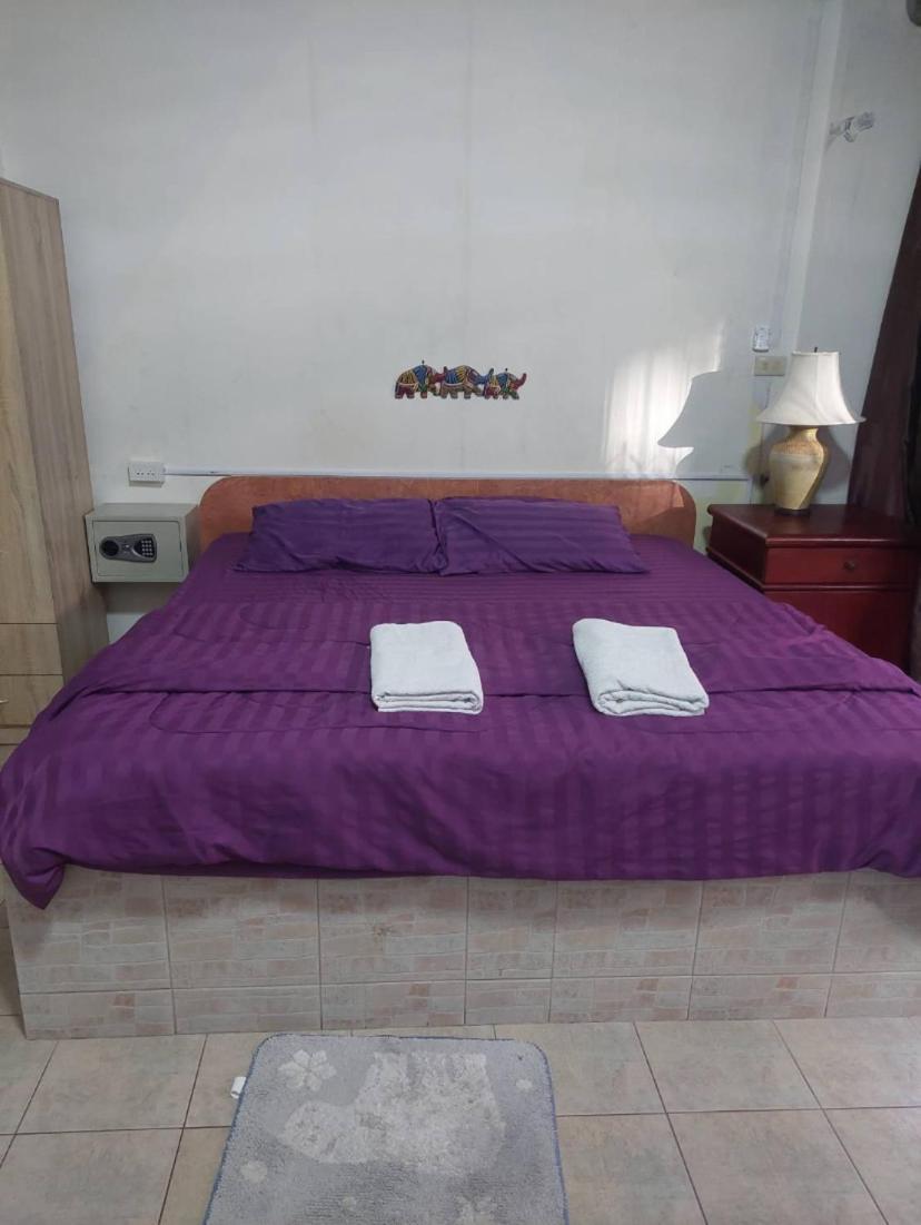 Pluemchai Guesthouse Jomtien Beach Extérieur photo