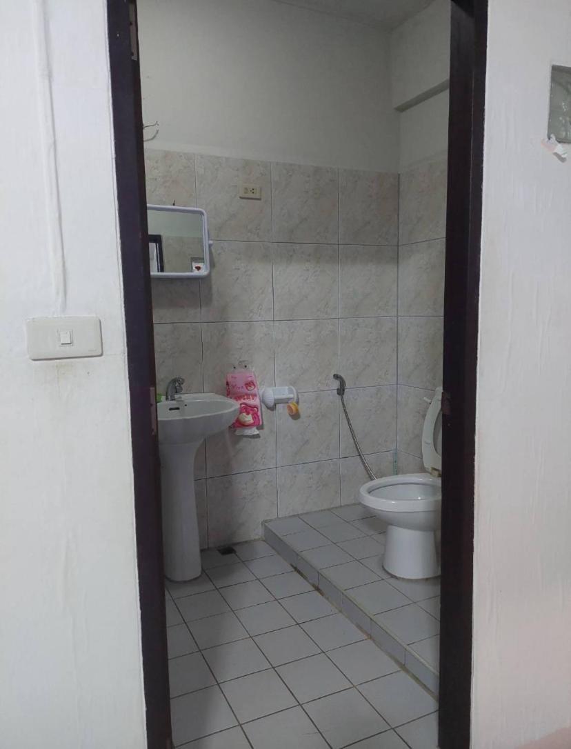 Pluemchai Guesthouse Jomtien Beach Extérieur photo