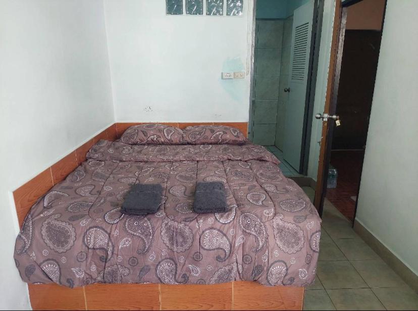 Pluemchai Guesthouse Jomtien Beach Extérieur photo
