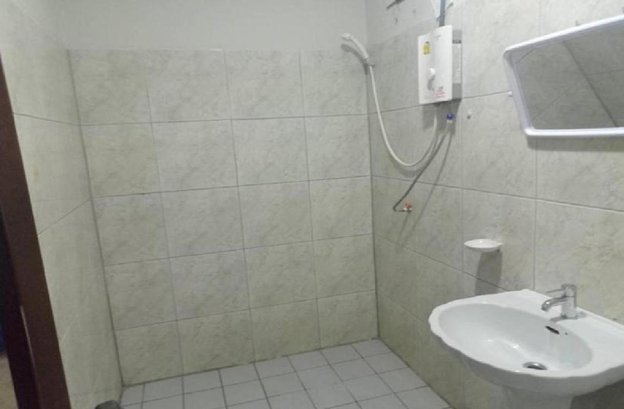 Pluemchai Guesthouse Jomtien Beach Extérieur photo