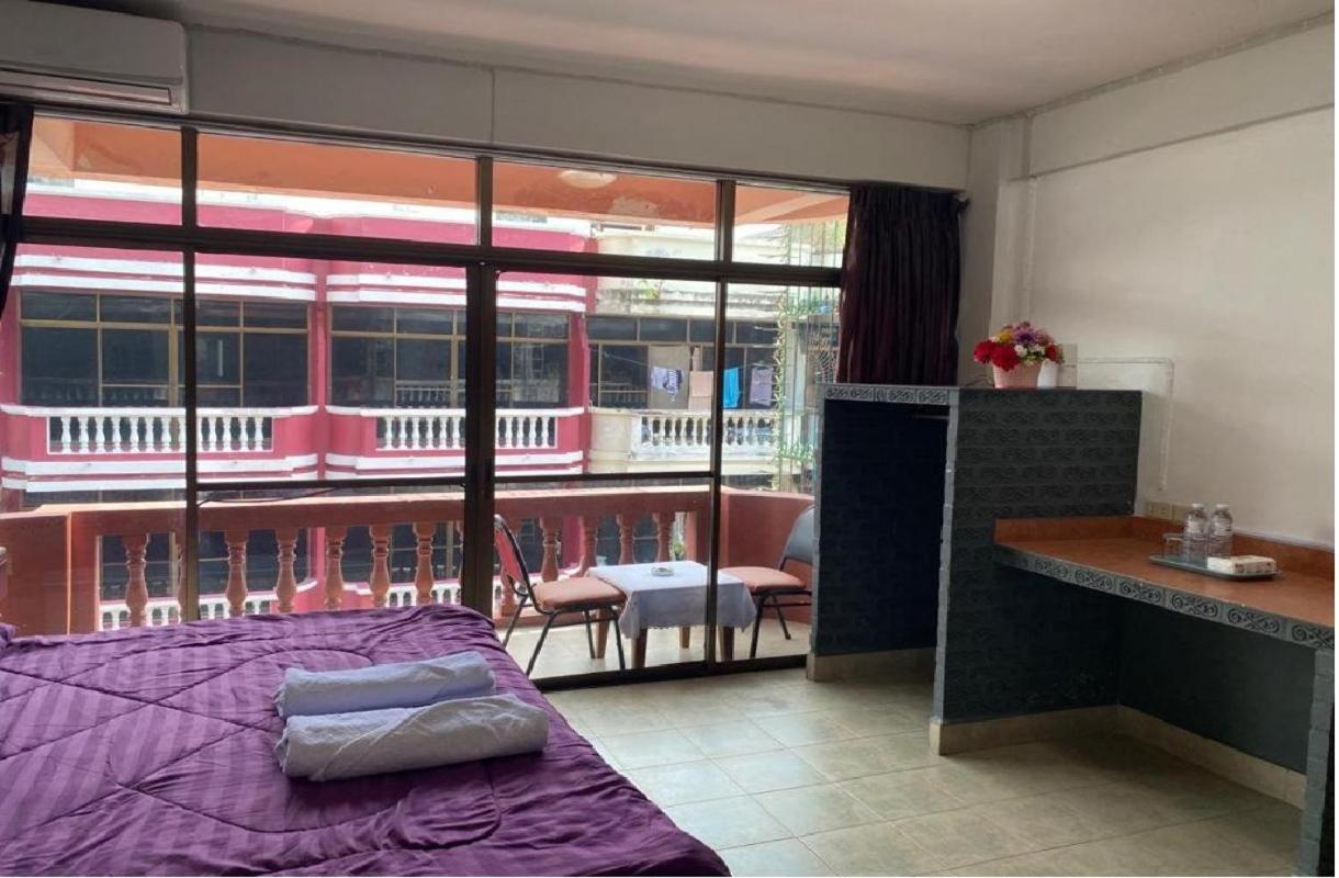 Pluemchai Guesthouse Jomtien Beach Extérieur photo