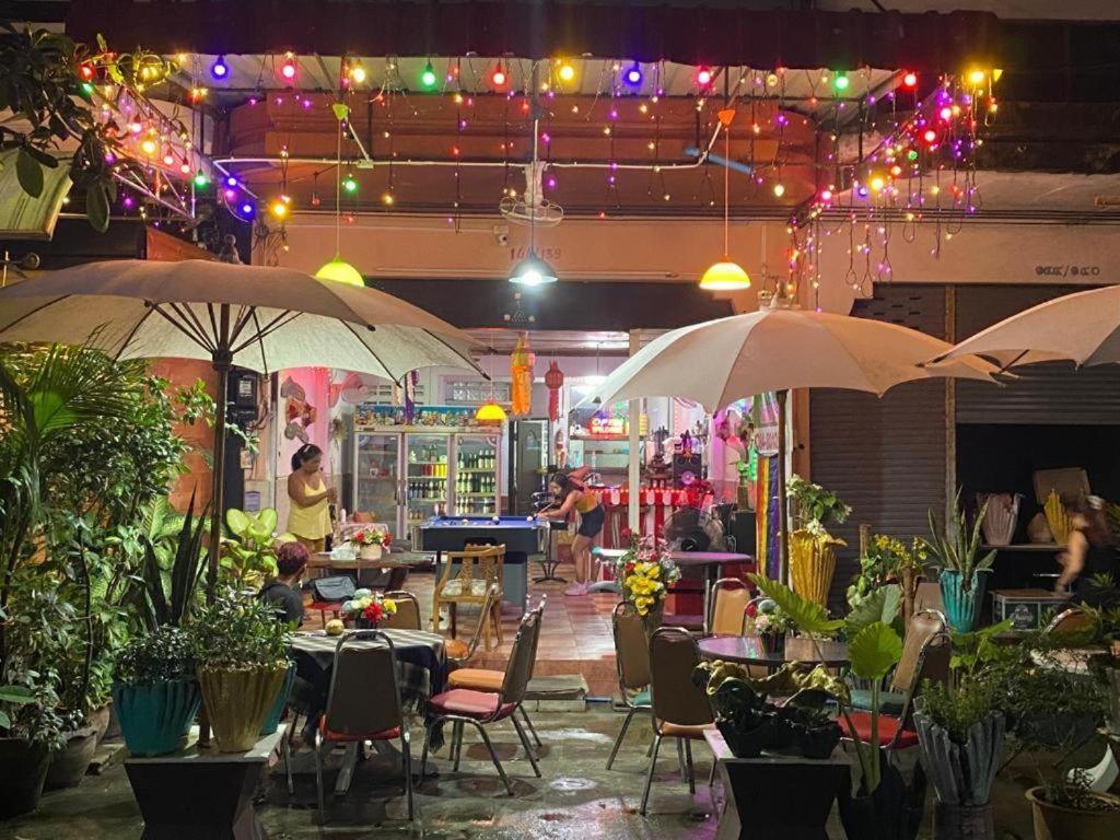 Pluemchai Guesthouse Jomtien Beach Extérieur photo